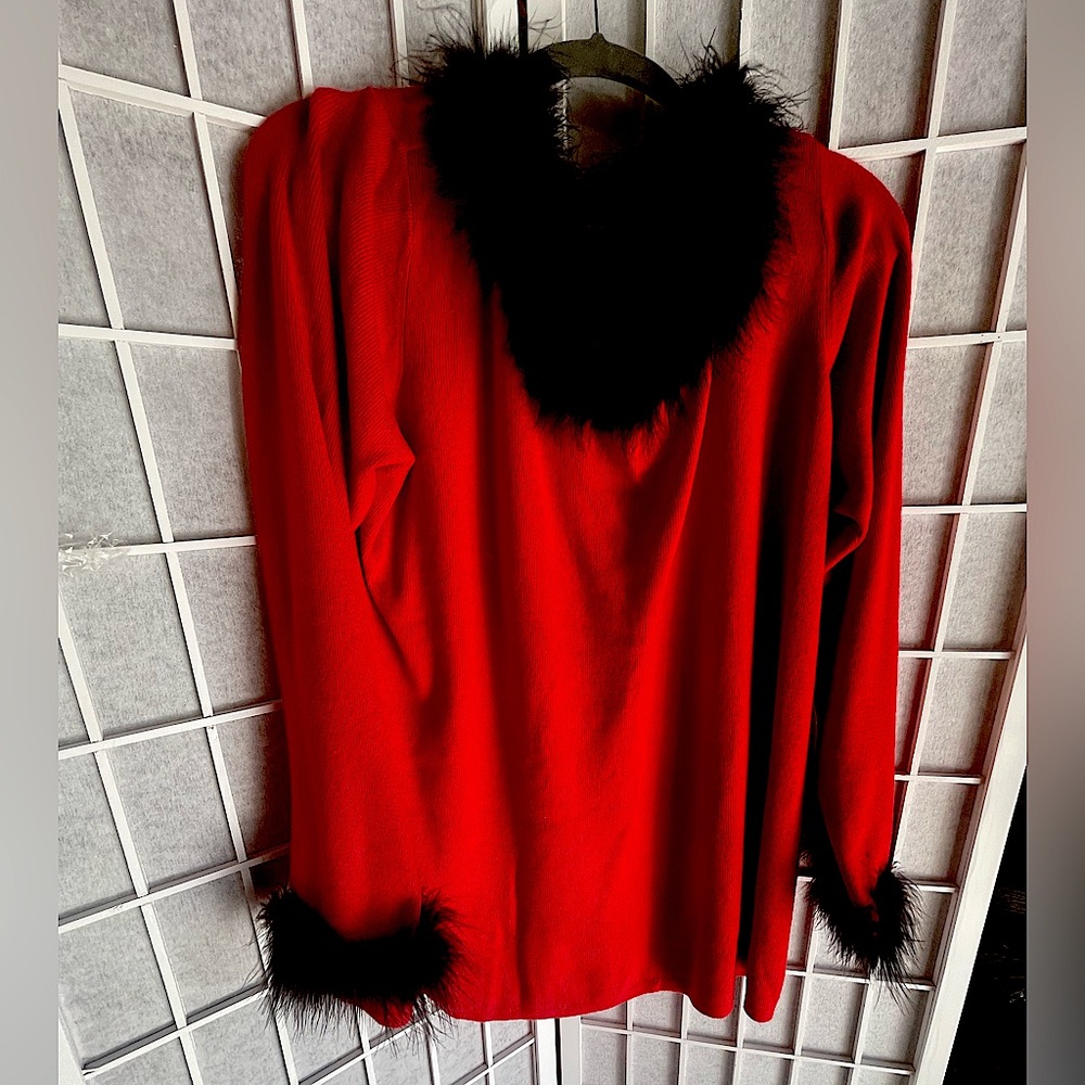Women’s Plus Size 3x~Holiday Wear~RED w/Blk Fur~Ample Stretch~Long Sleeve~NWT